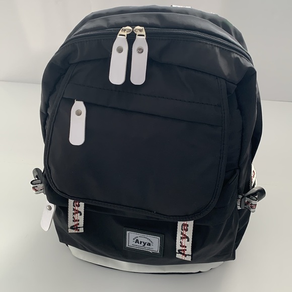 GIRLS BLACK BACKPACK BY ARYA - Picture 3 of 11